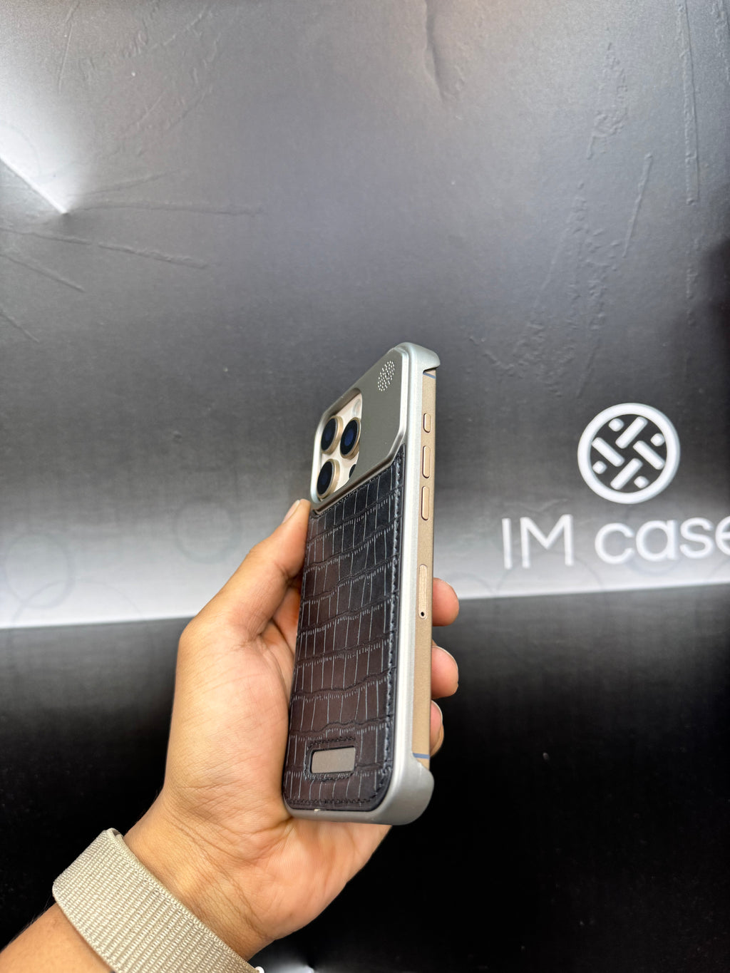 Premium Crocodile Texture Camera Protection Case for iPhone 16 Pro