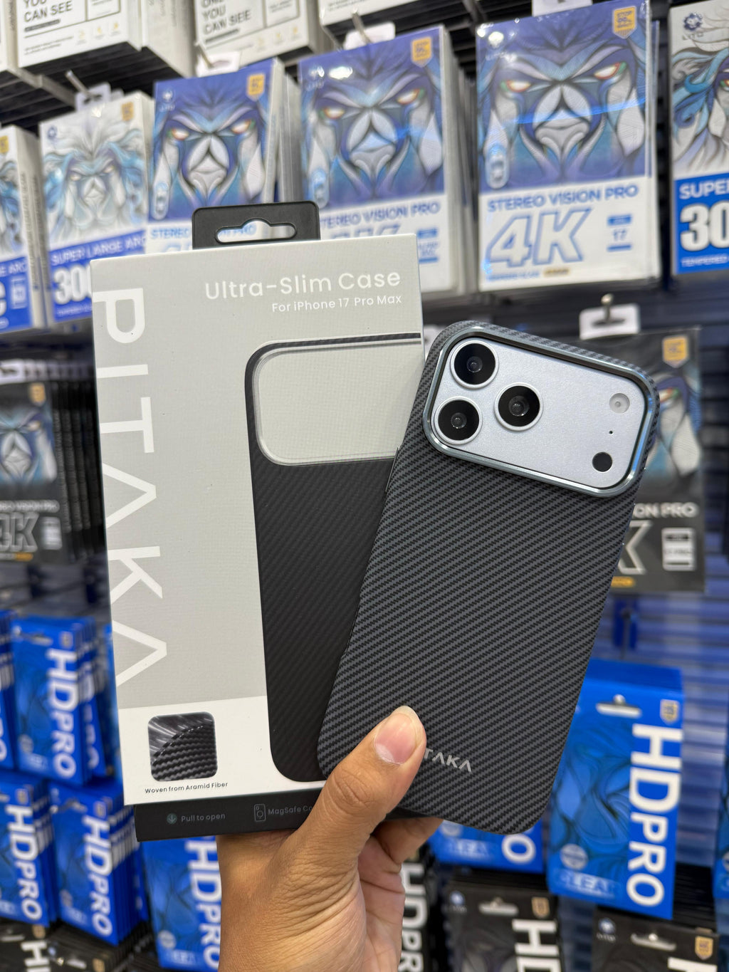 Ultra Slim Aramid Fiber Case | Carbon Fiber Texture | MagSafe Compatible