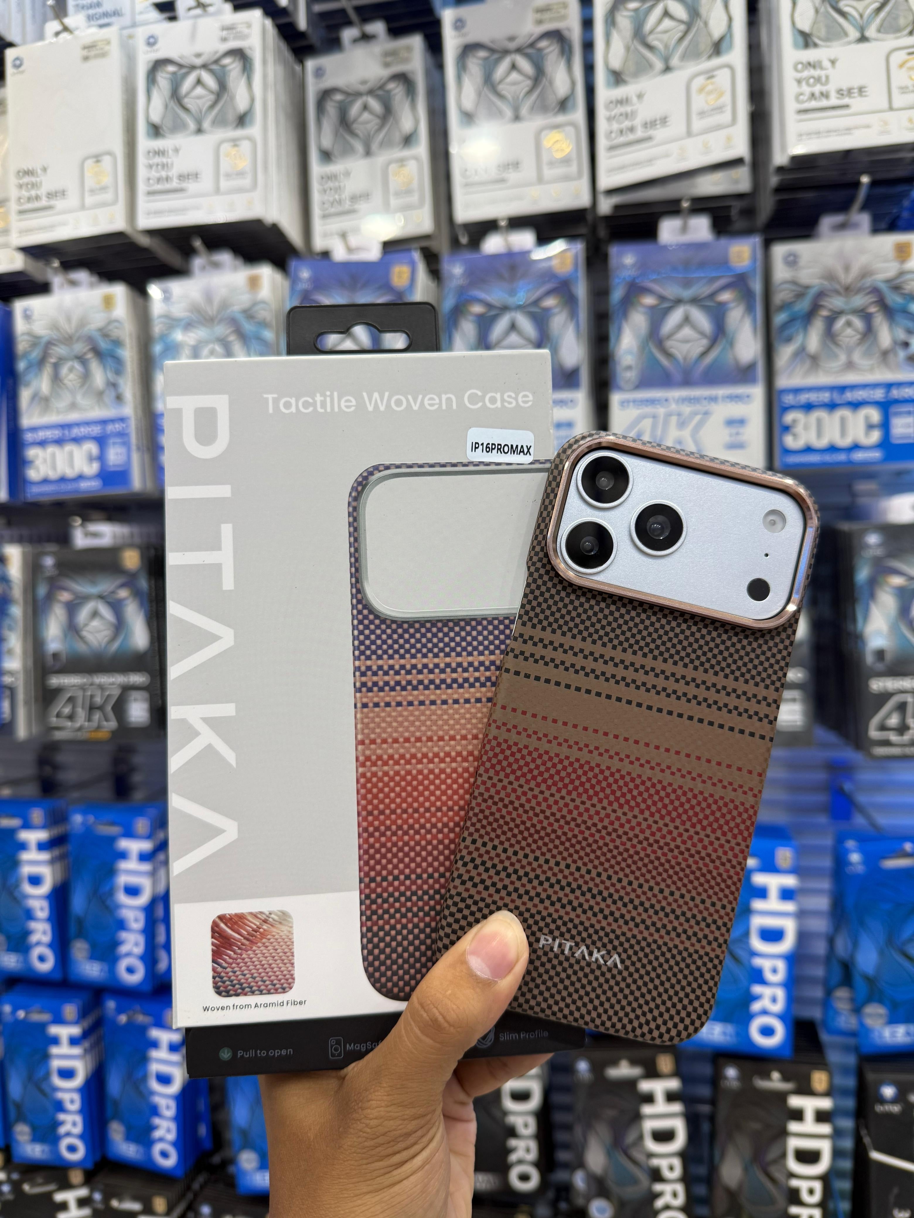 Ultra Slim Aramid Fiber Case | Carbon Fiber Texture | MagSafe Compatible