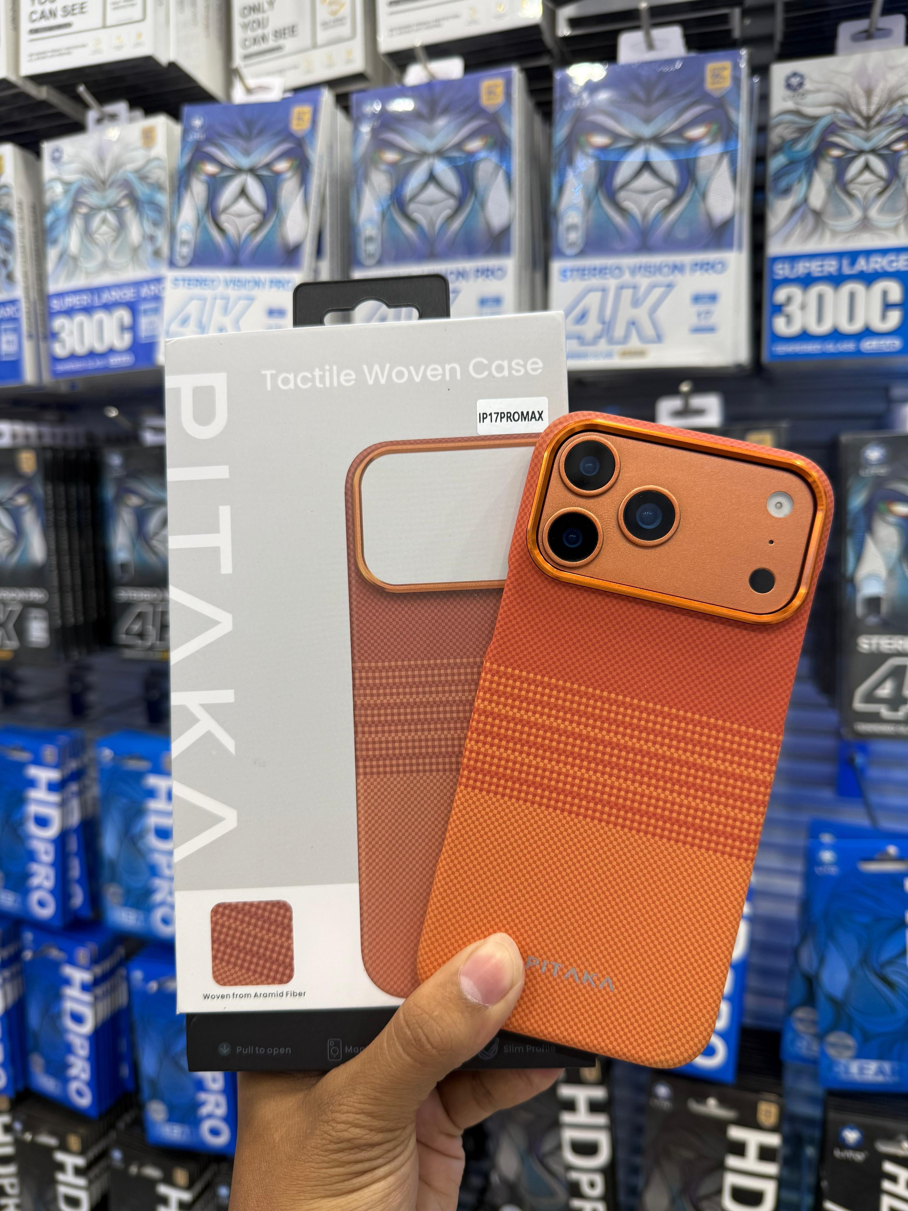 Ultra Slim Aramid Fiber Case | Carbon Fiber Texture | MagSafe Compatible